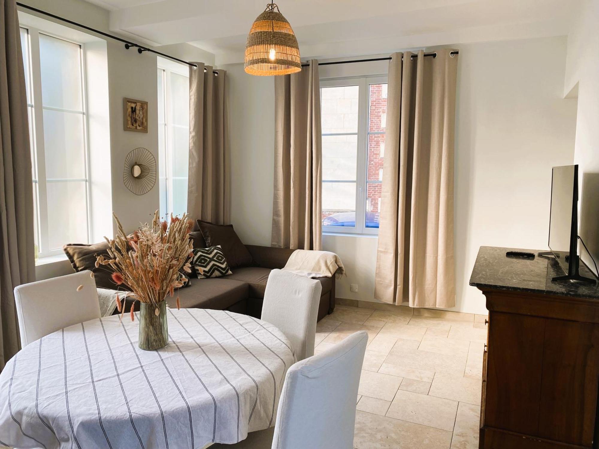 Maison 2 Chambres Avec Parking Et Jardin Noyon Buitenkant foto